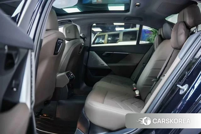 BMW 5 series 2025 Черный из Китая, фото 3