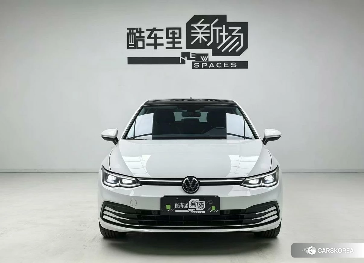 Volkswagen Golf 2023 Белый из Китая, фото 3
