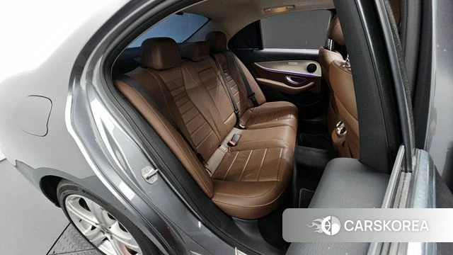 Mercedes-Benz E-Class W213 2018 Серый из Кореи, фото 3