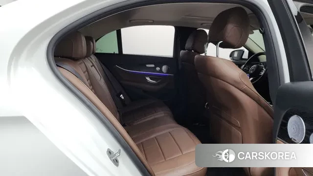 Mercedes-Benz E-Class W213 2018 Белый из Кореи, фото 3