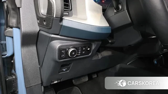 Ford Bronco 6th Generation 2024 Небесно-голубой из Кореи, фото 3