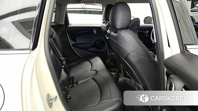 Mini Cooper 2018 Жемчужный цвет из Кореи, фото 3