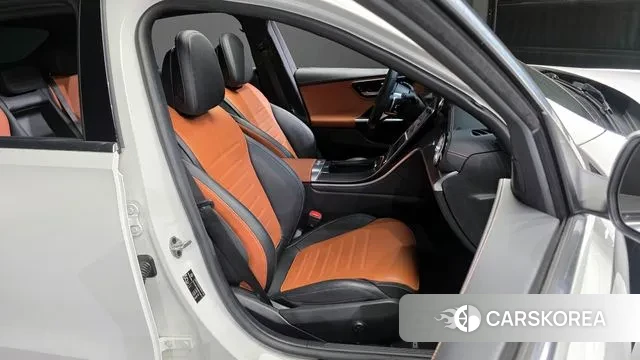 Mercedes-Benz C-Class W206 2022 Белый из Кореи, фото 3