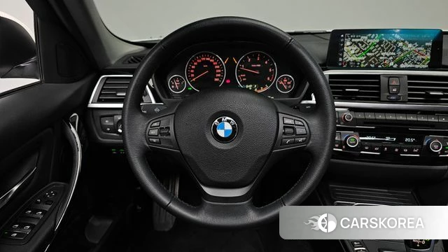 BMW 3 Series (F30) 2018 Белый из Кореи, фото 3
