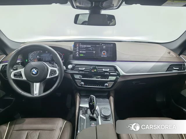 BMW 5 series 2022 Черный из Китая, фото 3