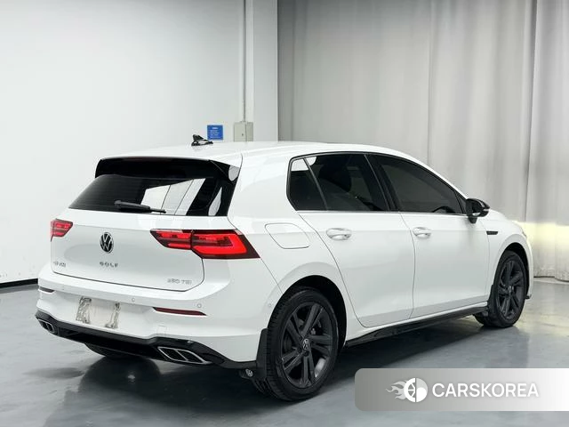 Volkswagen Golf 2024 Белый из Китая, фото 3