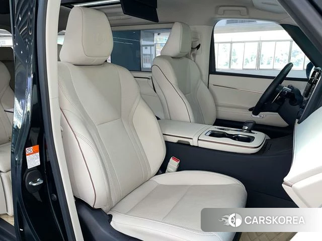 Lexus LM 2024 Черный из Китая, фото 3