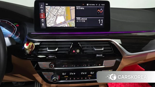 BMW 5 Series (G30) 2022 Серебристо-серый из Кореи, фото 3