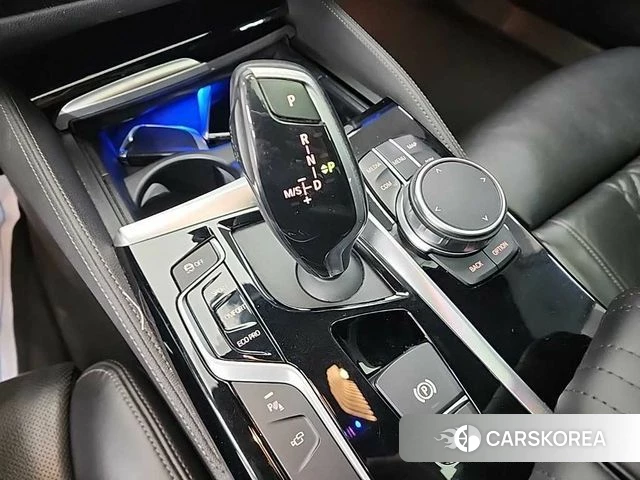 BMW 5 Series (G30) 2019 Белый из Кореи, фото 3