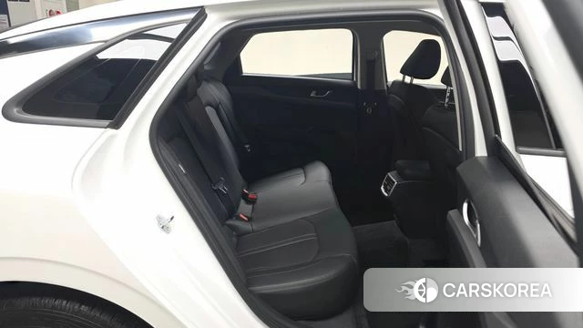 Kia The New K5 3rd generation 2024 Белый из Кореи, фото 3