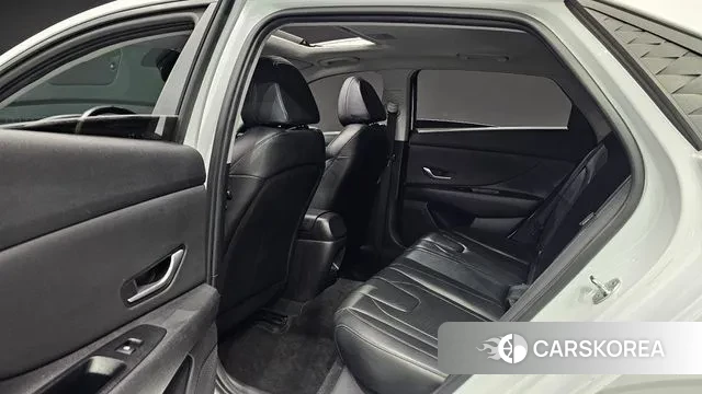 Hyundai The New Avante (CN7) 2023 Белый из Кореи, фото 3