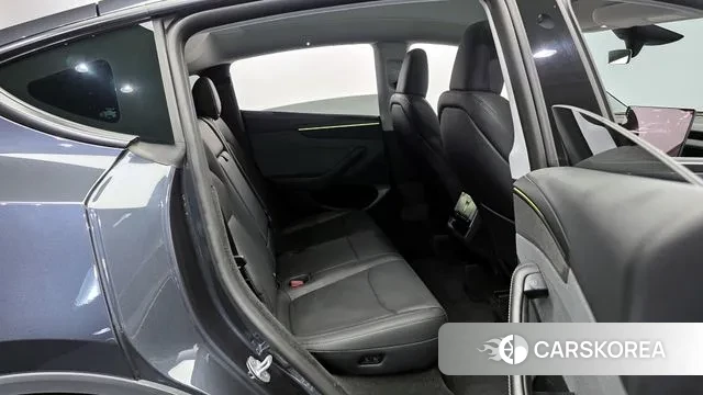 Tesla Model Y 2025 Серый из Кореи, фото 3