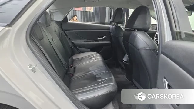 Hyundai Avante (CN7) 2021 Серебристо-серый из Кореи, фото 3