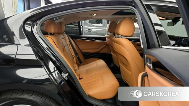 BMW 5 Series (G30) 2019 Черный из Кореи, фото 3