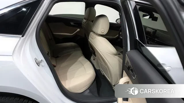 Audi A4 (B9) 2022 Белый из Кореи, фото 3