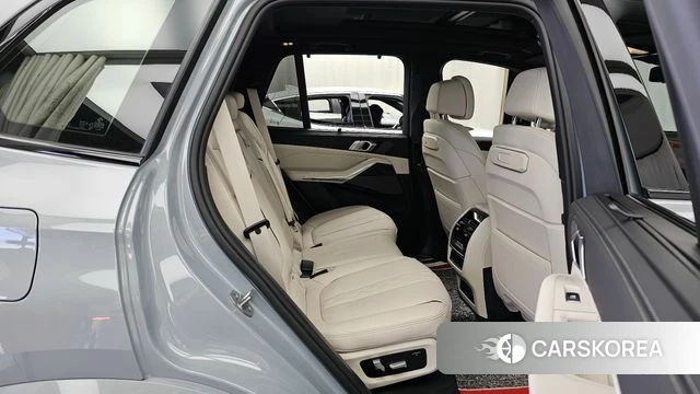 BMW X5 (G05) 2026 Светло-серебряный цвет из Кореи, фото 3