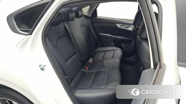 Kia The New K3 2nd generation 2024 Белый из Кореи, фото 3