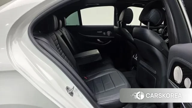 Mercedes-Benz E-Class W213 2023 Белый из Кореи, фото 3