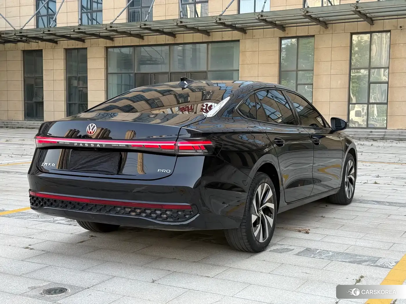 Volkswagen Passat 2024 Черный из Китая, фото 3