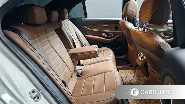 Mercedes-Benz E-Class W213 2022 Белый из Кореи, фото 3