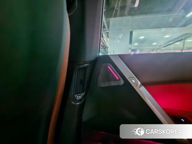 BMW iX 2024 Цвет галактики из Кореи, фото 3