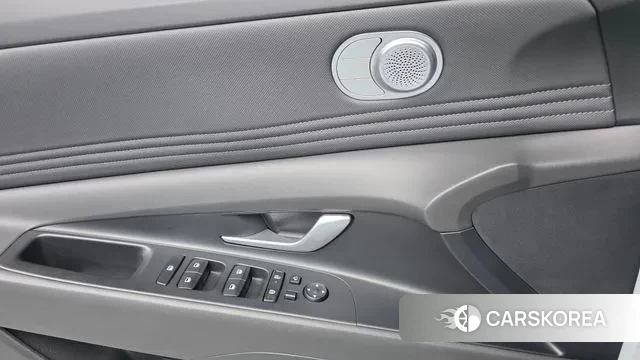 Hyundai The New Avante (CN7) 2023 Белый из Кореи, фото 3