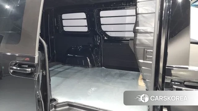 Hyundai Staria 2024 Черный из Кореи, фото 3