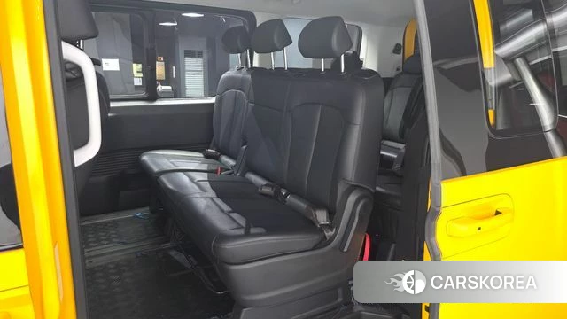 Hyundai Staria 2023 Желтый из Кореи, фото 3