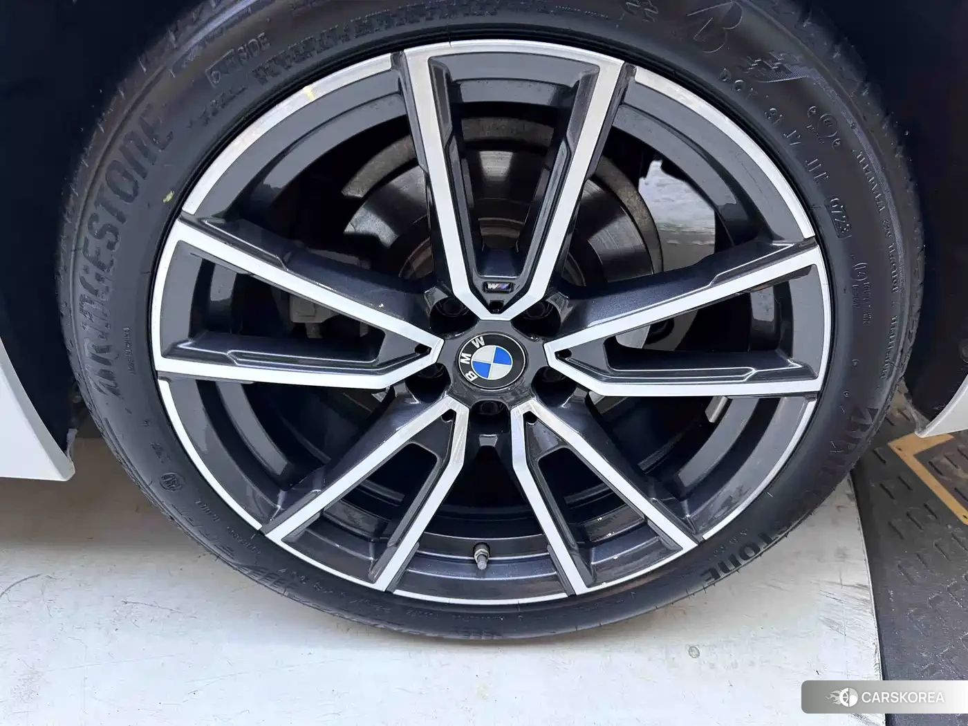 BMW 3 series 2023 Белый из Китая, фото 3