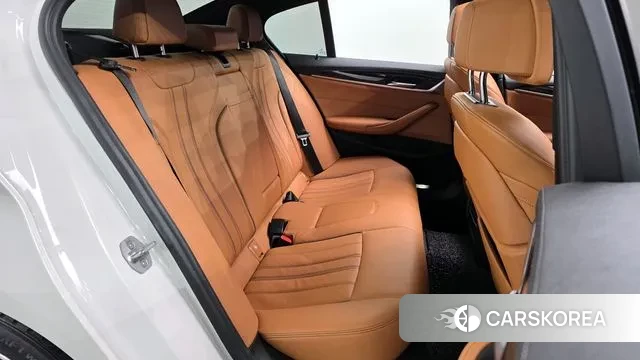 BMW 5 Series (G30) 2021 Белый из Кореи, фото 3