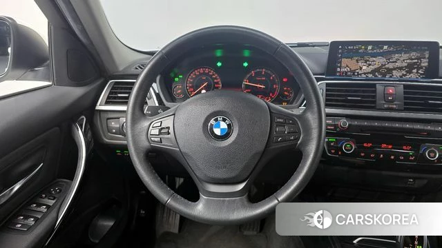 BMW 3 Series (F30) 2018 Белый из Кореи, фото 3
