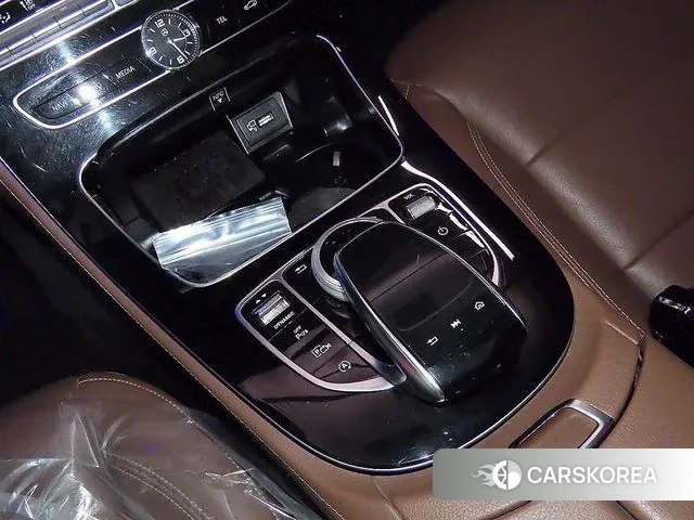 Mercedes-Benz E-Class W213 2020 Белый из Кореи, фото 3