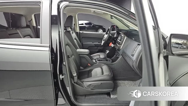 Chevrolet (GM Daewoo) Real New Colorado 2022 Черный из Кореи, фото 3