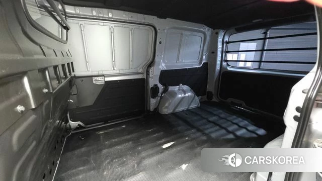 Hyundai Staria 2023 Серебряный из Кореи, фото 3