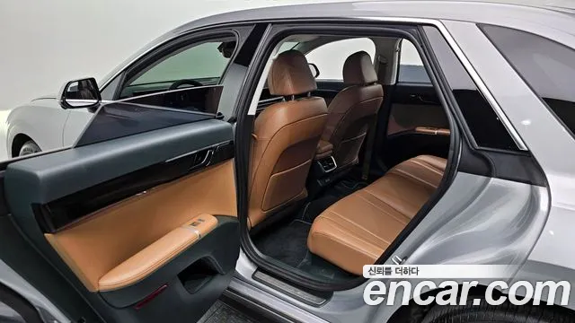 Hyundai Grandeur (GN7) 2023 Серебристо-серый из Кореи, фото 3