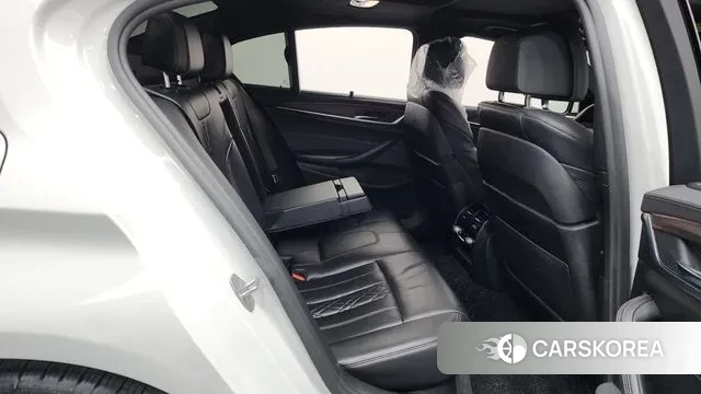 BMW 5 Series (G30) 2018 Белый из Кореи, фото 3