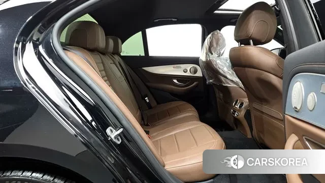 Mercedes-Benz E-Class W213 2021 Черный из Кореи, фото 3