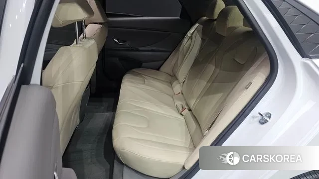 Hyundai The New Avante (CN7) 2024 Белый из Кореи, фото 3