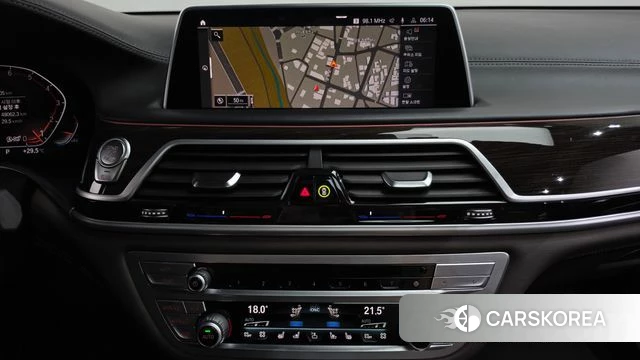 BMW 7 Series (G11) 2021 Белый из Кореи, фото 3