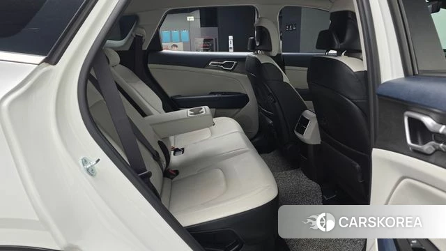 Kia Sportage 5th Generation Hybrid 2022 Белый из Кореи, фото 3