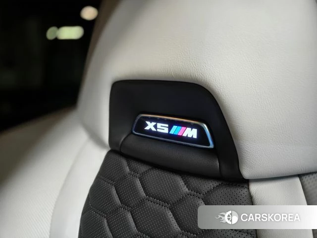 BMW X5M (G05) 2025 Серебристо-серый из Кореи, фото 3