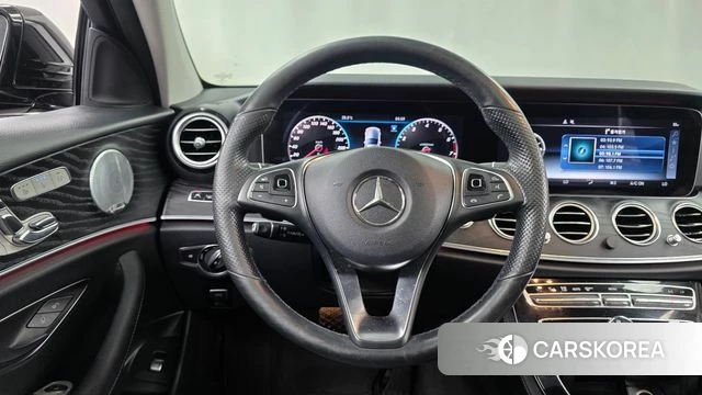 Mercedes-Benz E-Class W213 2018 Черный из Кореи, фото 3
