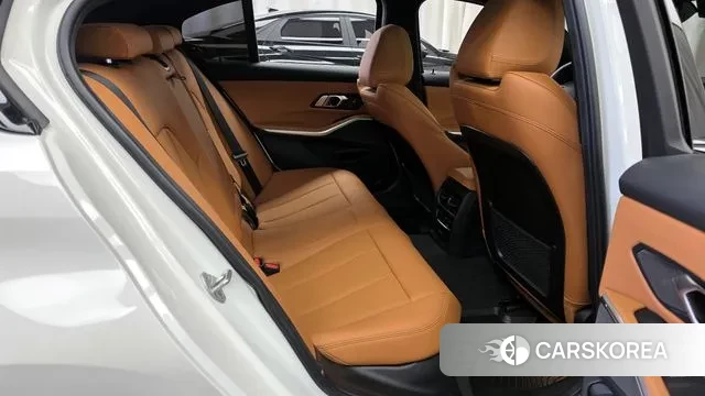 BMW 3 Series (G20) 2023 Белый из Кореи, фото 3