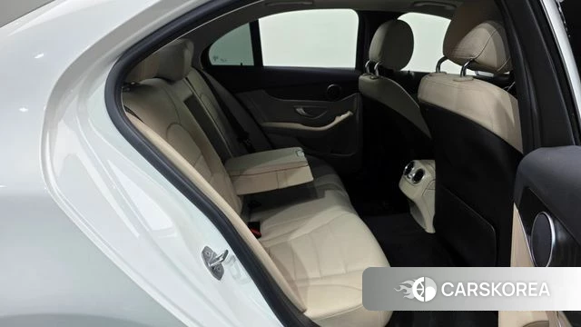 Mercedes-Benz C-Class W205 2019 Белый из Кореи, фото 3