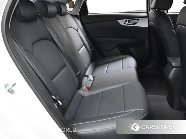 Kia The New K3 2nd generation 2021 Белый из Кореи, фото 3