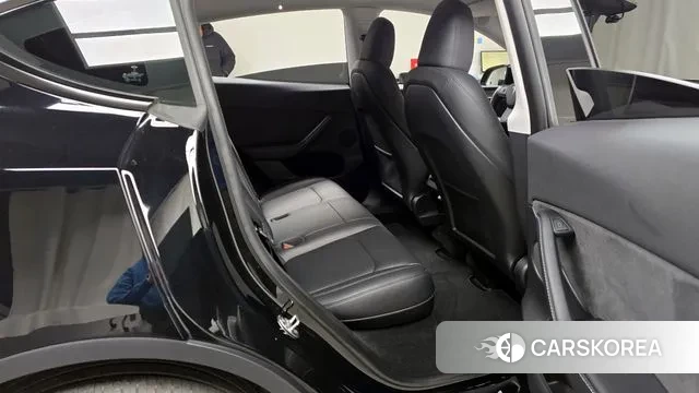 Tesla Model Y 2024 Черный из Кореи, фото 3