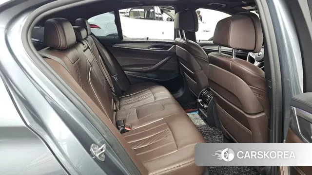 BMW 5 Series (G30) 2019 Серебряный из Кореи, фото 3