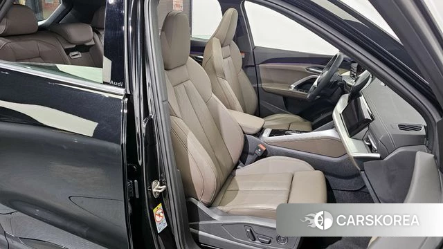 Audi Q5 (80A) 2025 Черный из Кореи, фото 3