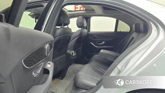 Mercedes-Benz C-Class W205 2018 Серебристо-серый из Кореи, фото 3