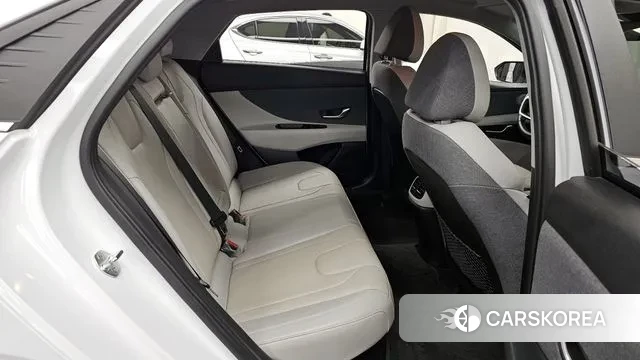 Hyundai Avante Hybrid (CN7) 2021 Белый из Кореи, фото 3